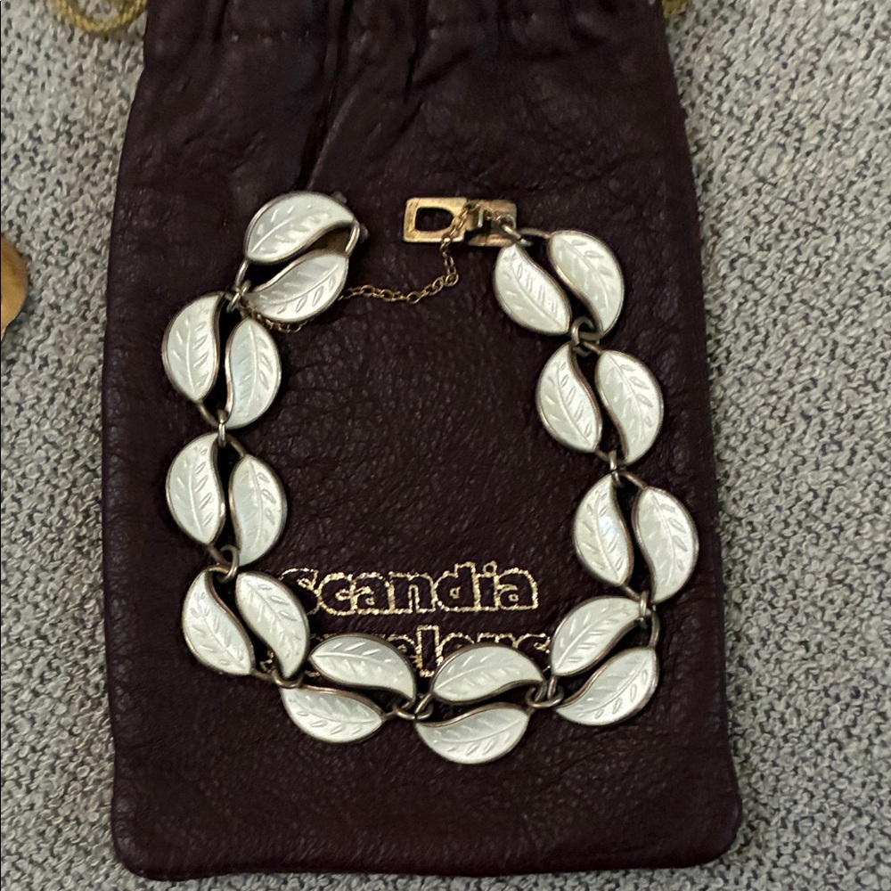 David Andersen Enamel, Sterling, Elegant White Leaf bracelet and Earring Set - Picture 5 of 5